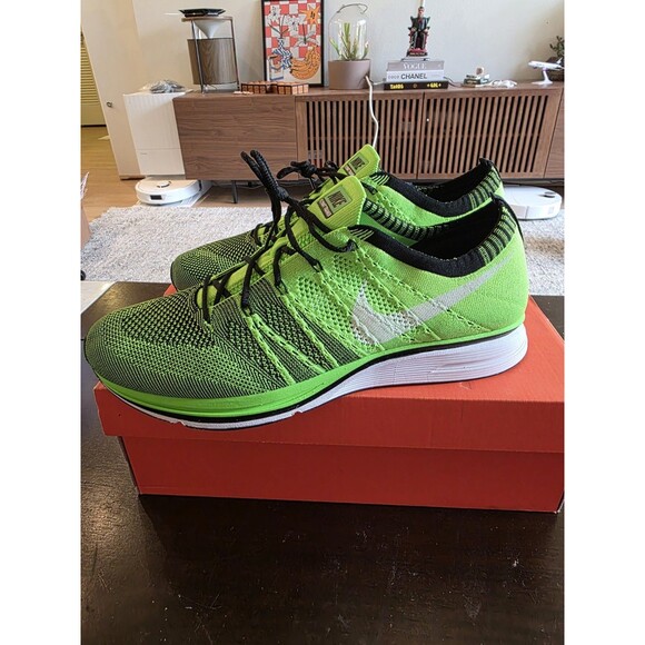 Size 12 - Nike Flyknit Trainer+ Electric Green main image 4